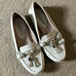 Soft foam soles & cute tassels!